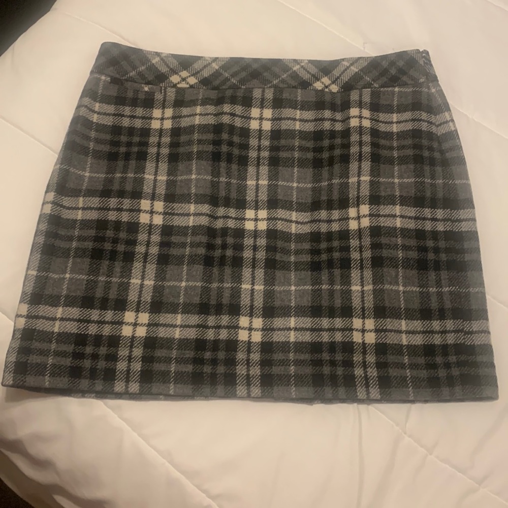 LLBean Black and white n gray skirt